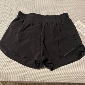 Lululemon Hotty Hot HR shorts 4” lined